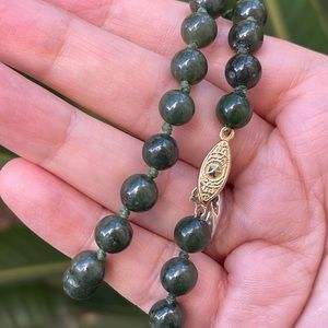 Vintage hand-carved natural spinach green nephrite jade bead necklace